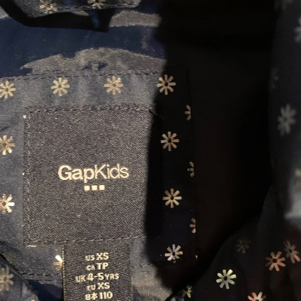 Gap kids vest. Navy and silver